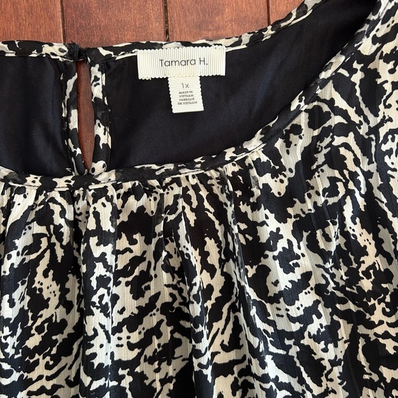 Tamara Black and White Print Bubble Blouse Size 1X - Picture 2 of 10